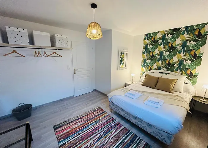 Doyen 1 Proche Centre Lägenhet