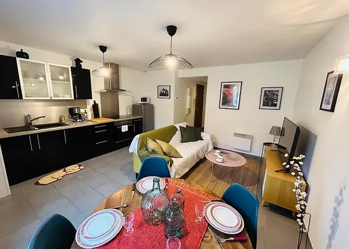 Doyen 1 Proche Centre Lägenhet *