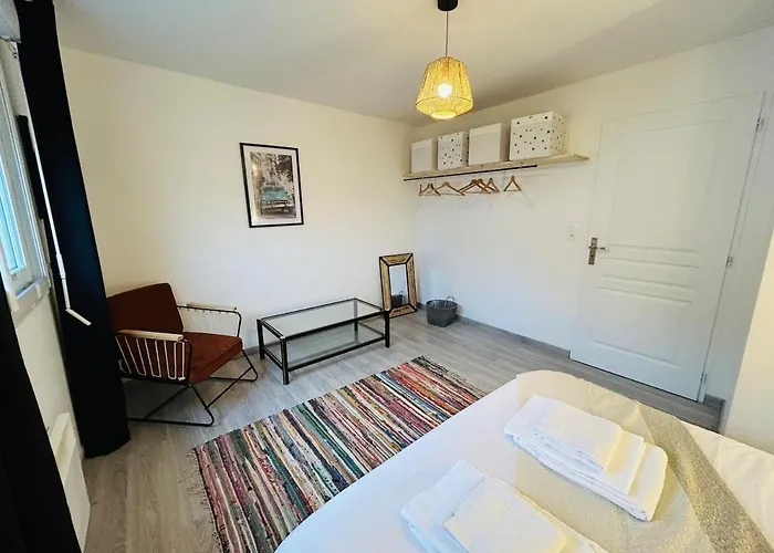 Doyen 1 Proche Centre Lägenhet *